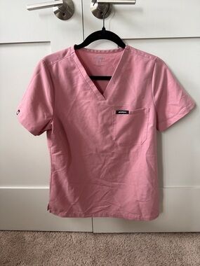 Jaanuu Pink Scrub Top Size Small